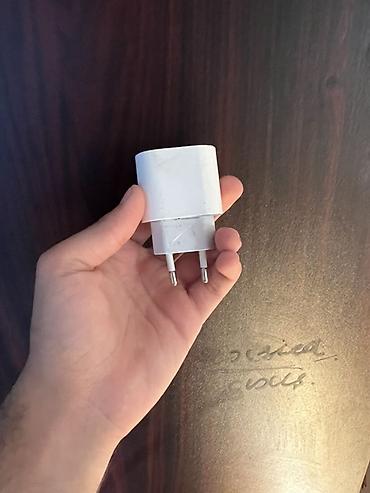 33w adapter: USB-C çıxışlı Apple adapteri orginaldır təzəsi alınıb deyə satıram 30 — 3