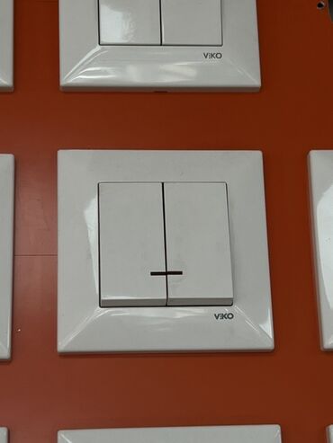 меняю на 07: Двойной клавишный выключатель VIKO (встраиваемый) - Тип: механический