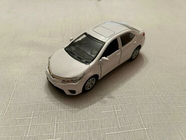 Avtomobil modelləri: Toyota, 2014 il, 1:43, Dəmir, Pulsuz çatdırılma, Ödənişli çatdırılma
