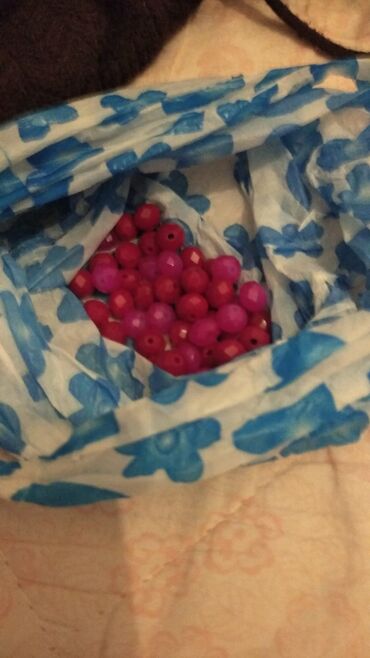 Muncuqlar: Qolbağlar təbii daşlardan. qiymət daşa və ölçüyə gorə. Muncuq dəsti – — 1