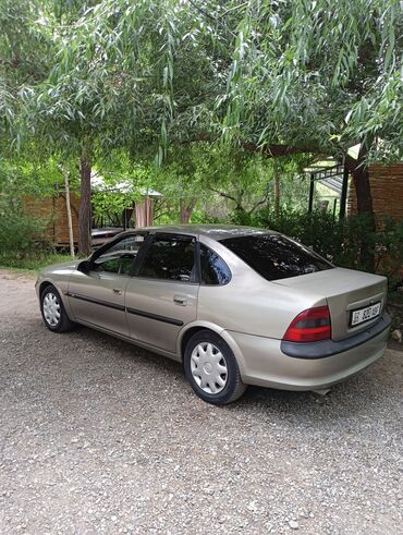 меняю автомобиль: Opel Vectra: 1999 г., 1.9 л, Механика, Бензин, Седан