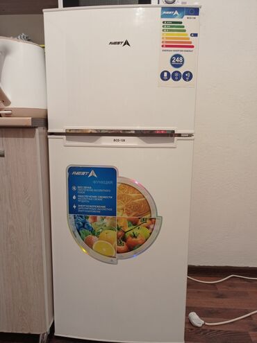 Техника для кухни: Холодильник Avest, Б/у, Двухкамерный