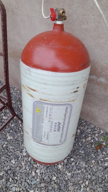 Pərlər, ventilyatorlar: Avtomobil üçün 18 kubluq qaz balonu satılır yaxşı vəziyyətdədir. Real
