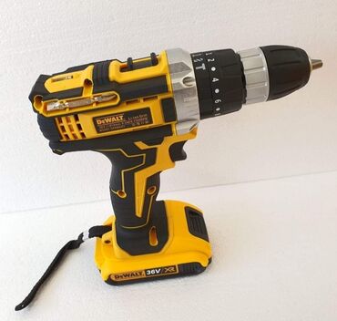Akumulatorske bušilice: Prodajem novu i kvalitetnu aku bušilica (šrafilica) DEWALT sa čekićem — 2