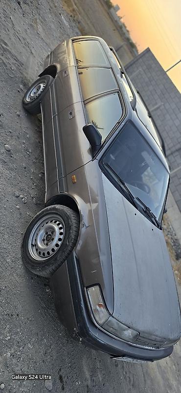 мазда 1991: Mazda 626: 1991 г., 2.2 л, Механика, Бензин, Универсал — 4