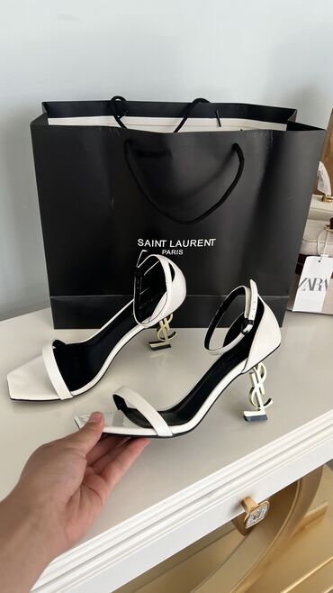 мини кошелек: Туфли, 37, Yves Saint Laurent, Новый, цвет - Белый, Платная доставка