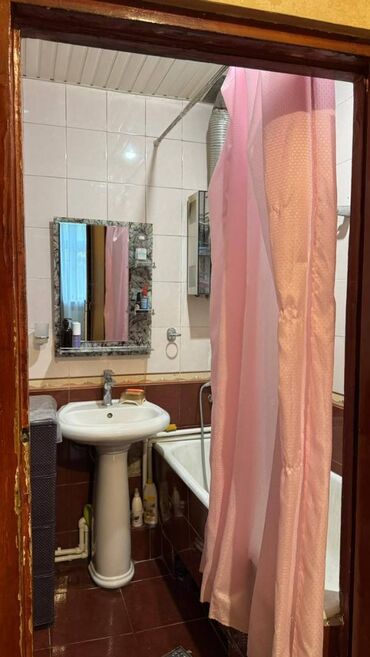 Uzunmüddətli kirayə mənzillər: Nizami rayonu, Neftçilər metrosunun yaxını, 214 nömrəli məktəbin — 10