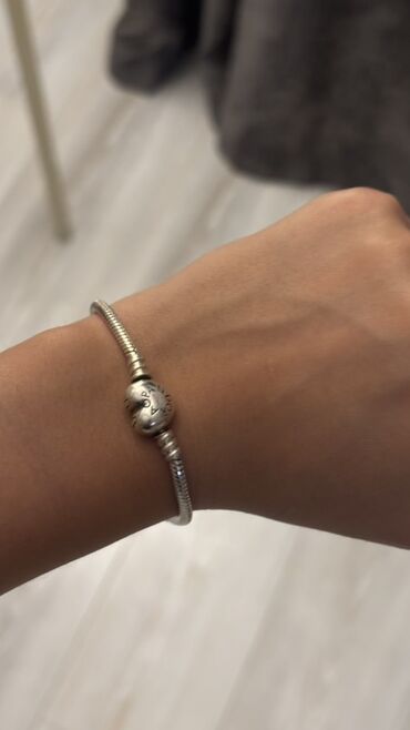 pencekler qadin ucun: Pandora üslublu gümüş rəngli charm bilərzik - Material: gümüş rəngli