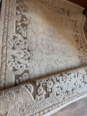 ikinci əl xonca: 1,50*2,30 m Kaşmir xalça.Keyfiyyetlidir