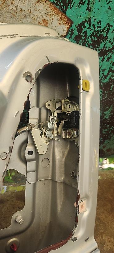 Крышки багажника и комплектующие: Крышка багажника Lexus, 2000 г., Б/у, Оригинал at lalafo.kg — 3 Крышки багажника и комплектующие: Крышка багажника Lexus, 2000 г., Б/у, Оригинал — 3