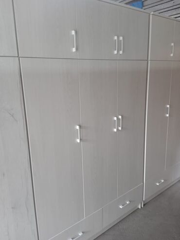 Шкафы для одежды: Шкафы 3 х дверные есть все расцветки хорошие качества размеры — 23