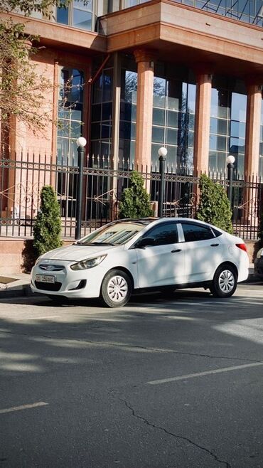 машына приора: Hyundai Solaris: 2013 г., 1.4 л, Механика, Бензин, Седан