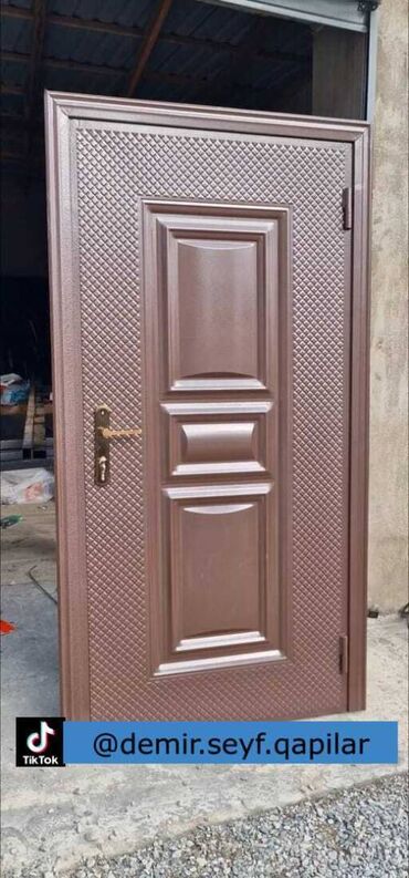 dəmir qapllar: Seyf qapılar Münasib qapılar Dəmir qapı Ev qapıları Çöl qapısı