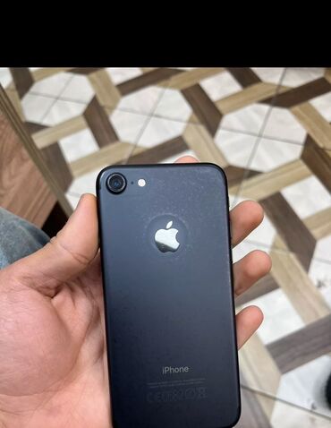 Apple iPhone: IPhone 7, 32 GB