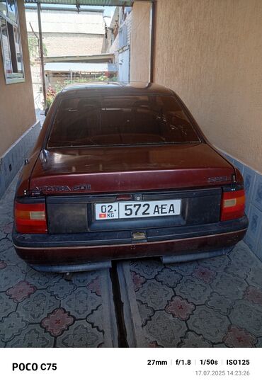 шипованные шины: Opel Vectra: 1989 г., 1.6 л, Бензин