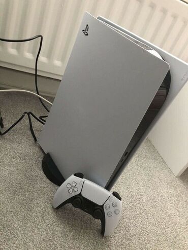 playstation 3 satiram tecili: Playstation 5 fat model 2pult icərisində 10oyun online
