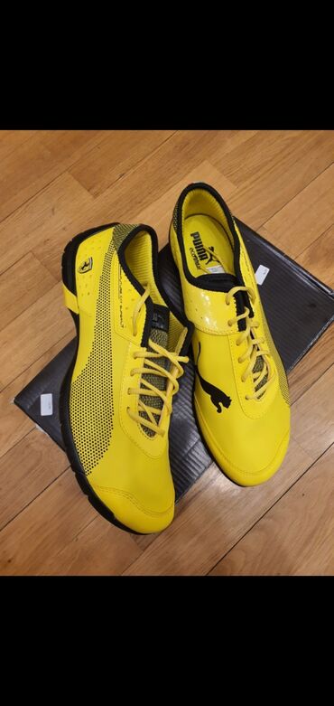 Krasofkalar və idman ayaqqabıları: Puma Ferrari idman ayyaqabı. Türkiyədən alınıb. Orijinaldı. Ölçüsü — 3