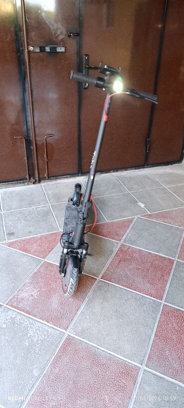 brend çanta: İşlənmiş Elektrik samokat 8", 351 - 500 Vt, 26 - 35 km/s, Ödənişli çatdırılma