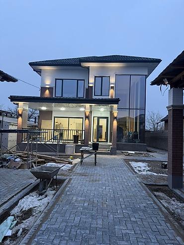 Долгосрочная аренда домов: 250 м², 5 комнат — 4