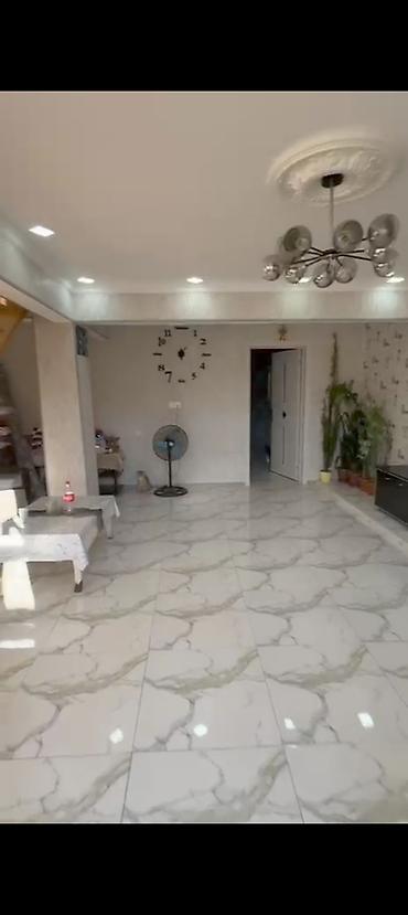 modern evler: İki mərtəbəli, geniş və işıqlı ev - Planlama: Daxili taxta pilləkənlə — 8