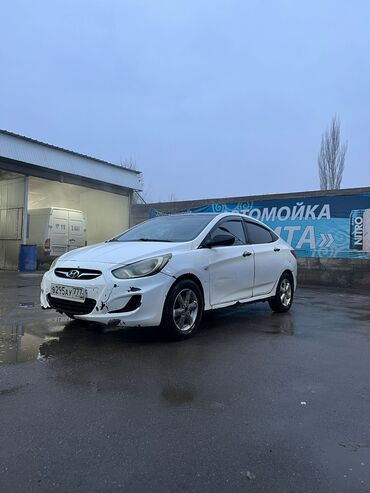 нарын автомобили: Hyundai Solaris: 2013 г., 1.4 л, Механика, Бензин, Седан