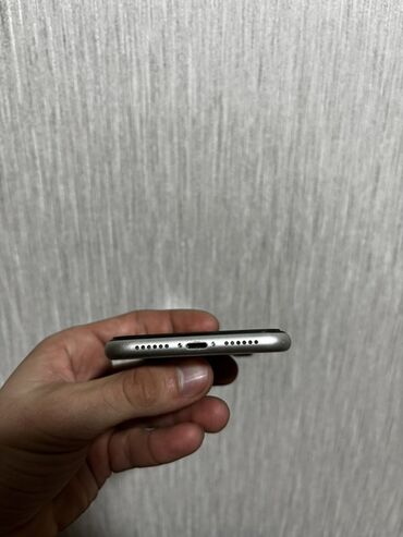 Apple iPhone: IPhone X, Gümüşü, Face ID — 8