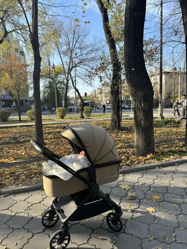 детские коляски happy baby: Коляска, цвет - Коричневый, Б/у