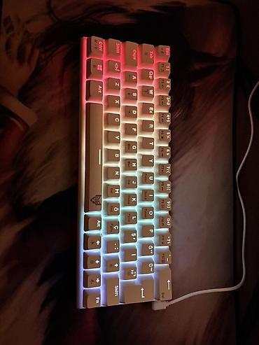 ucuz modemler: 22-ədəd fərqli rəng düyümü var. Blue-switch klavyedi Kompakt RGB — 2