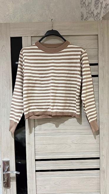 bordo şalvar: Qadın trikotaj sviterlər – 2 model 1) Bordo rəngli, kvadrat dekolteli — 2