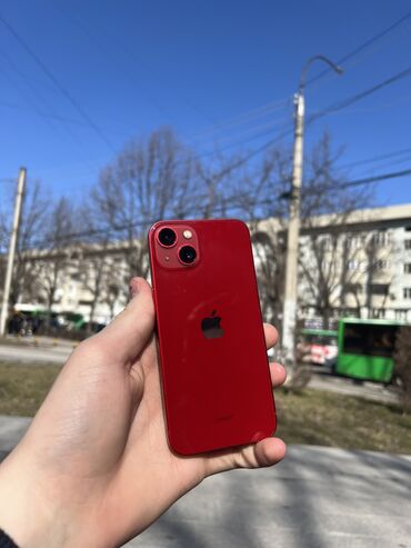 Apple iPhone: IPhone 13, Б/у, 128 ГБ, Красный, Чехол, 79 %