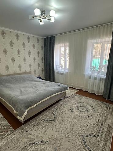 Продажа коттеджей и домов: Маевкадан 4 болмолуу үй сатылат, абалы жакшы сүрөттөгүдөй, удобства — 2