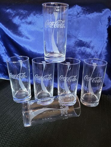 Čaše: Case nove Coca Cola vintaz. Komada 6 u ceni,sve na casama odsjaj od — 4
