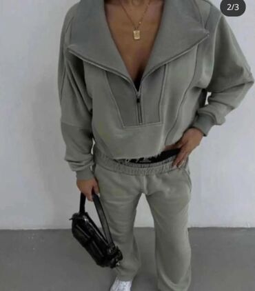 Gornji i donji deo: Ženski trenerka komplet – duks + donji deo - Model: oversize, moderan — 1