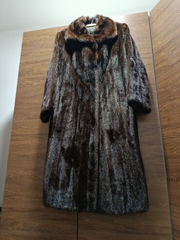 Krzneni kaputi: Raskosna bunda od nerca 40 — 10