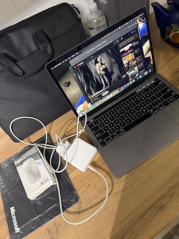 тонкий: Apple MacBook Pro 15.7.7серия с Touch Bar), цвет Space Gray Основные — 4