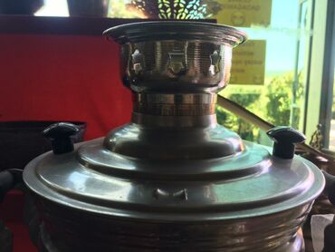 Samovarlar: Təzədi̇r ağ dəmkeşlər üzərinə çaydan qoymaq üçün samovar odluğunun — 3