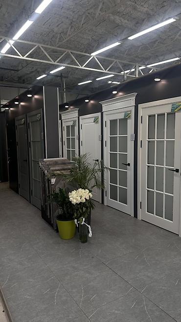 двери межкомнатные токмок: Межкомнатная дверь, Новый, Глухие, Одностворчатая, Деревянная, Распашная, Витражная, цвет - Белый — 1