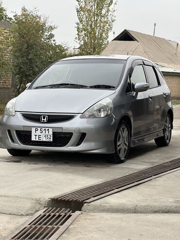 Продажа авто: Honda Fit: 2002 г., 1.5 л, Автомат, Бензин, Универсал