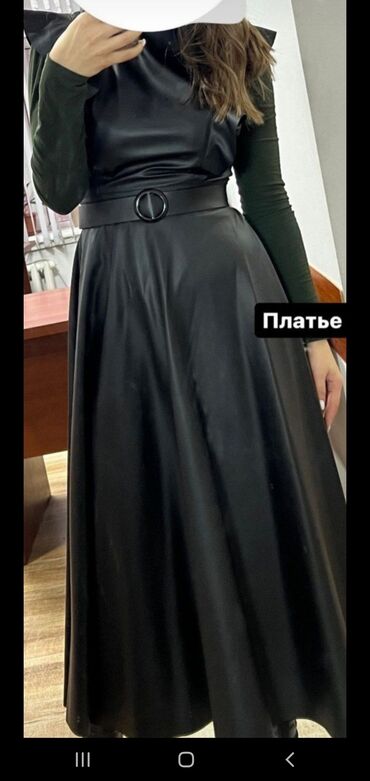 poni s odezhdoj: Вечернее платье, Классическое, Длинная модель, Без рукавов, S (EU 36), M (EU 38)
