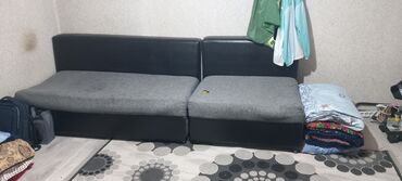 обивка мебели: Диван-кровать, цвет - Черный, Б/у