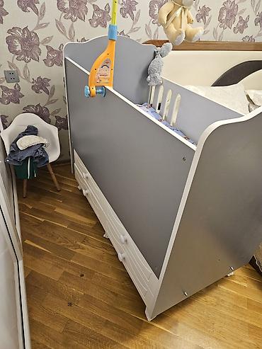 mebel islenmis: Oğlan və qız üçün, İşlənmiş, Dördbucaq, Beşik, Dəstsiz, Matras ilə, Yellənmə mexanizmsiz — 1