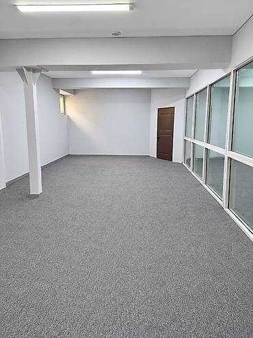 продаю помещение под офис: Сдаю Офис целиком: 32 м², В административном здании, С ремонтом, С отдельным входом — 9