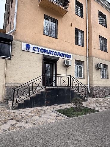 Продажа офисов: Продажа офисов 60 м², С ремонтом, С мебелью, Многоэтажное здание, 1 этаж — 9