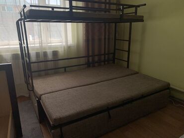 двухъярусная кровать и письменный стол: Двухъярусная Кровать, Б/у