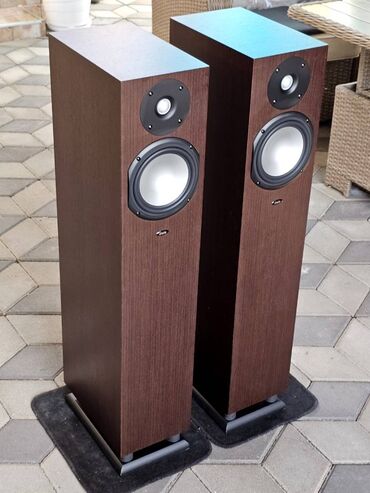 Zvučnici i stereo sistemi: Chario Syntar 530 Kao novo, Italijanski High End. Bas vufer se — 6