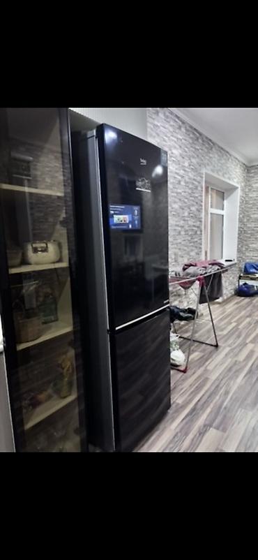 Soyuducular: Beko NoFrost iki qapılı soyuducu - Rəng: parlaq qara, şaquli dizayn; — 3