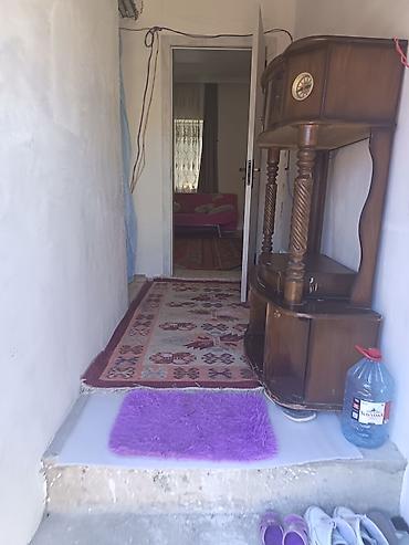 Həyət evləri və villaların satışı: Satılır: həyət evi Ünvan təsviri: Şəxsi hasarlı həyət, geniş darvaza — 9