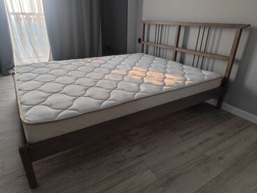 тумба под обувь в прихожую: Кровать - 70000 сом ikea Тумба - 10000 сом (ikea) Белый трехсекционный