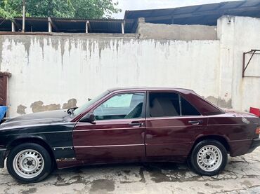 фольксваген тигуан л с: Mercedes-Benz 190 modeli, səliqəli salonu ilə. Klassik avtomobil