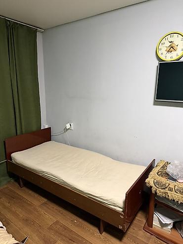 рехау: Односпальная кровать с простым классическим дизайном. Кровать в — 2